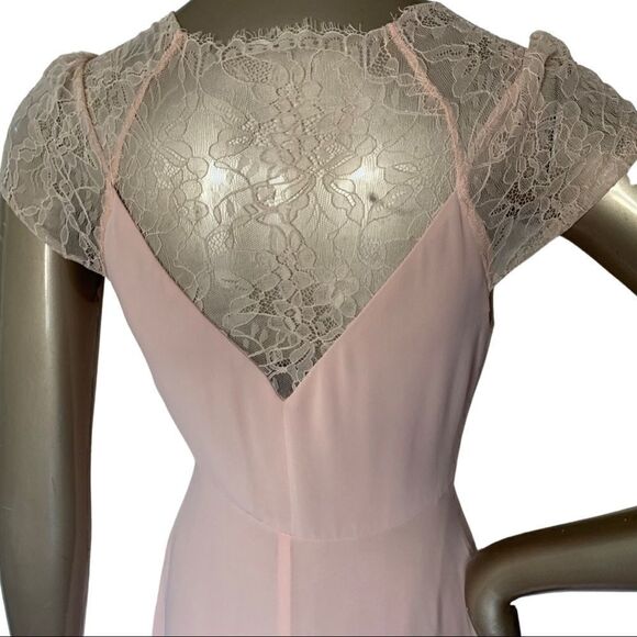 🌸Delicate 🌸chiffon and stretch lace gown size Sm - Picture 5 of 7